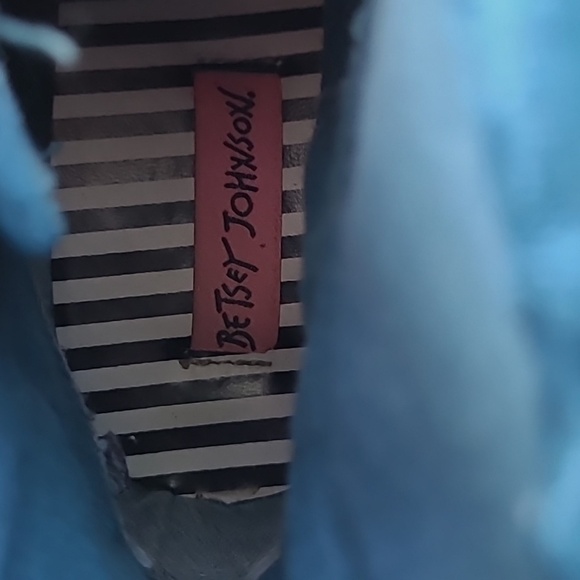 Women's Betsy Johnson Embroidered Laced Boots - Picture 4 of 12